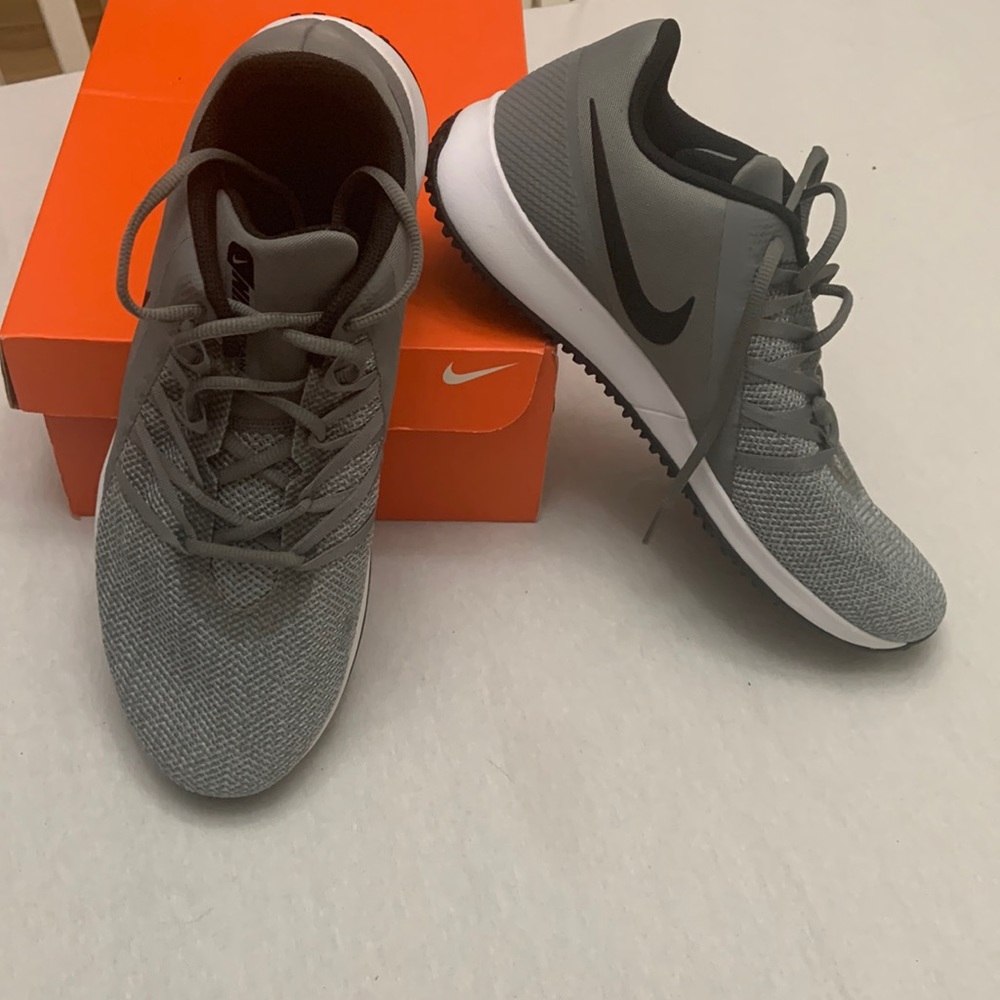 Nike Varsity Compete Trainer. Men’s size 13. Cross training. Gray.